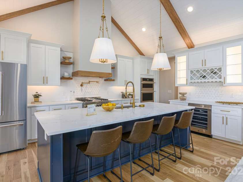 131 Dawn Mist Court, Hendersonville, NC 28791.  MLS# CAR4327661, YatesRealty ID 1010. 