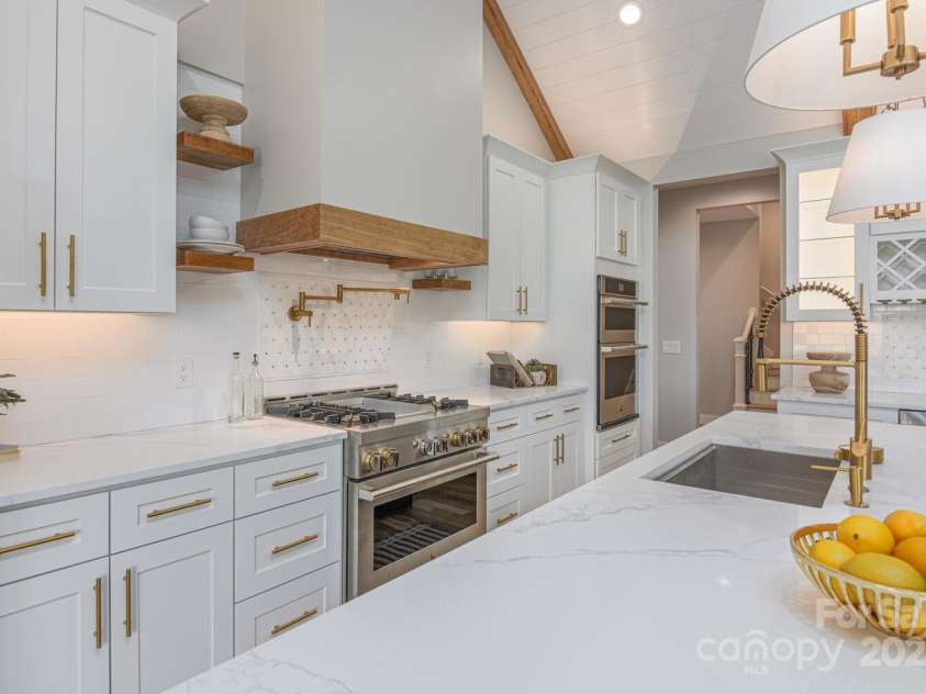 131 Dawn Mist Court, Hendersonville, NC 28791.  MLS# CAR4327661, YatesRealty ID 1010. 