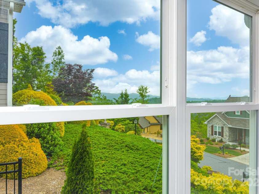 131 Dawn Mist Court, Hendersonville, NC 28791.  MLS# CAR4327661, YatesRealty ID 1010. 