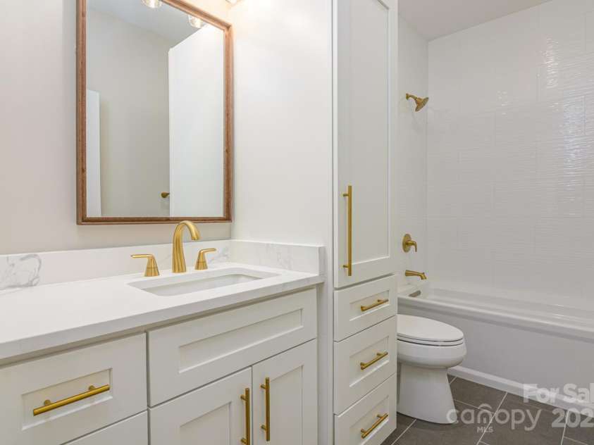 131 Dawn Mist Court, Hendersonville, NC 28791.  MLS# CAR4327661, YatesRealty ID 1010. 