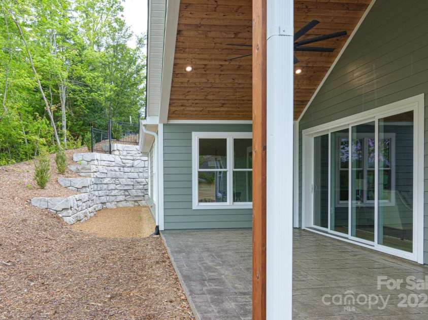 131 Dawn Mist Court, Hendersonville, NC 28791.  MLS# CAR4327661, YatesRealty ID 1010. 