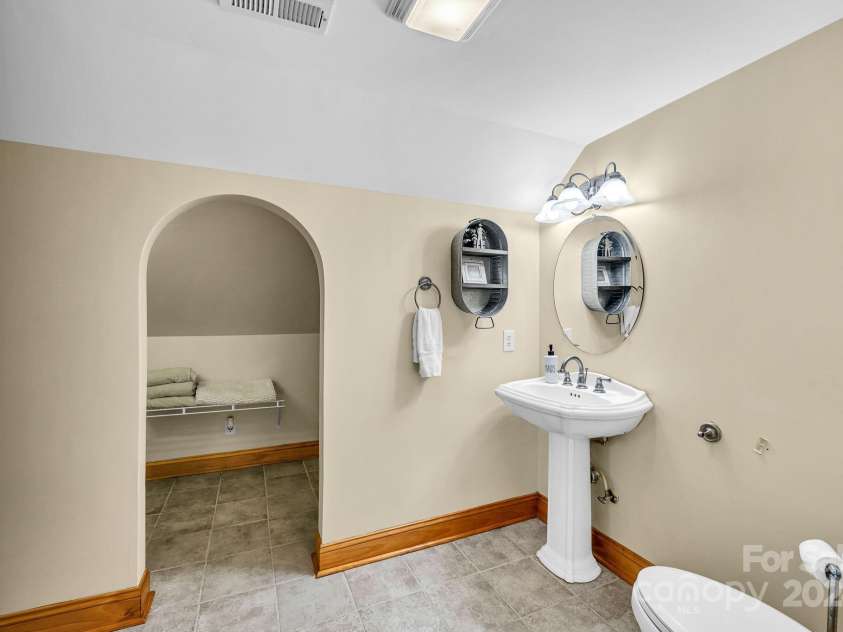 7110 Horse Haven Lane, Gibsonville, NC 27249.  MLS# CAR4197191, YatesRealty ID 10100. 