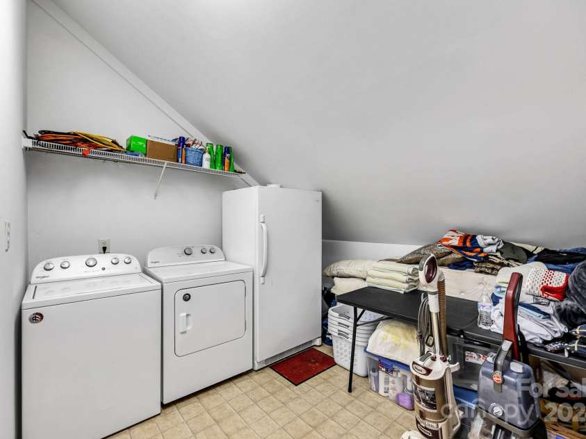 7110 Horse Haven Lane, Gibsonville, NC 27249.  MLS# CAR4197191, YatesRealty ID 10100. 