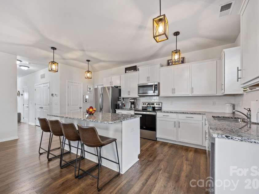 209 Marathon Lane, Candler, NC 28715.  MLS# CAR4352447, YatesRealty ID 10101. 