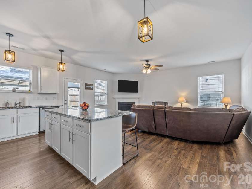 209 Marathon Lane, Candler, NC 28715.  MLS# CAR4352447, YatesRealty ID 10101. 