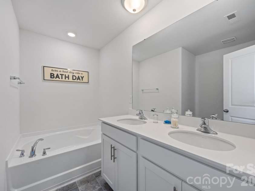 209 Marathon Lane, Candler, NC 28715.  MLS# CAR4352447, YatesRealty ID 10101. 