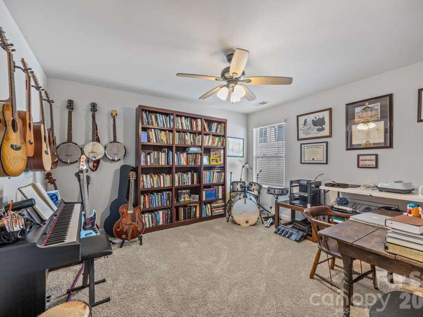 209 Marathon Lane, Candler, NC 28715.  MLS# CAR4352447, YatesRealty ID 10101. 