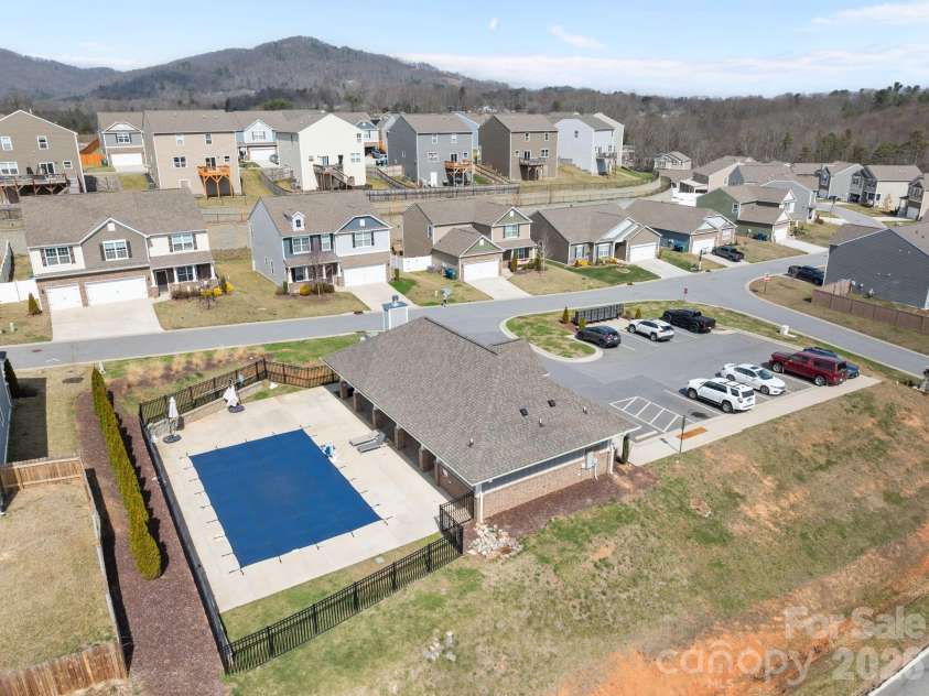209 Marathon Lane, Candler, NC 28715.  MLS# CAR4352447, YatesRealty ID 10101. 