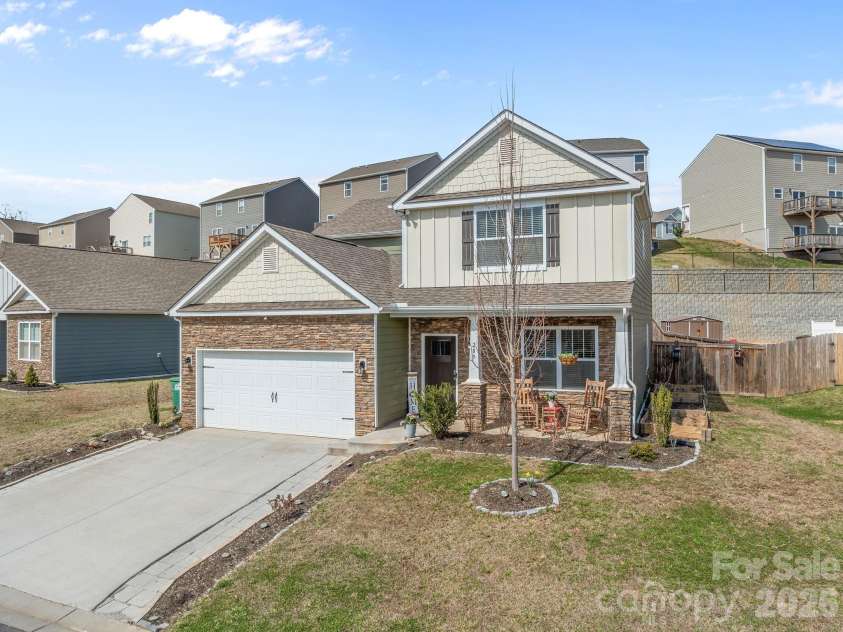 209 Marathon Lane, Candler, NC 28715.  MLS# CAR4352447, YatesRealty ID 10101. 