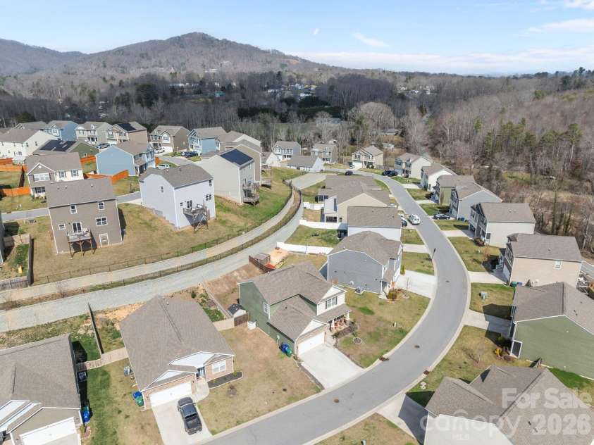 209 Marathon Lane, Candler, NC 28715.  MLS# CAR4352447, YatesRealty ID 10101. 