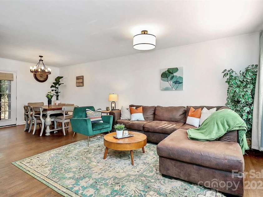 4321 Gillespie Court, Charlotte, NC 28205.  MLS# CAR4217984, YatesRealty ID 10101. 
