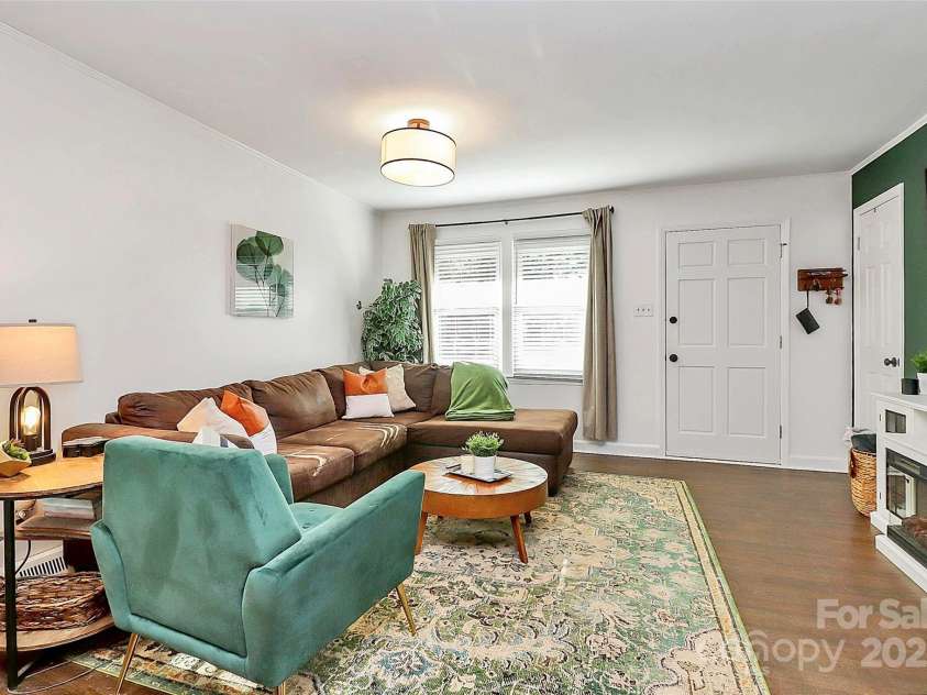 4321 Gillespie Court, Charlotte, NC 28205.  MLS# CAR4217984, YatesRealty ID 10101. 
