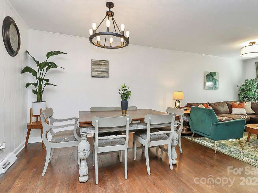 4321 Gillespie Court, Charlotte, NC 28205.  MLS# CAR4217984, YatesRealty ID 10101. 
