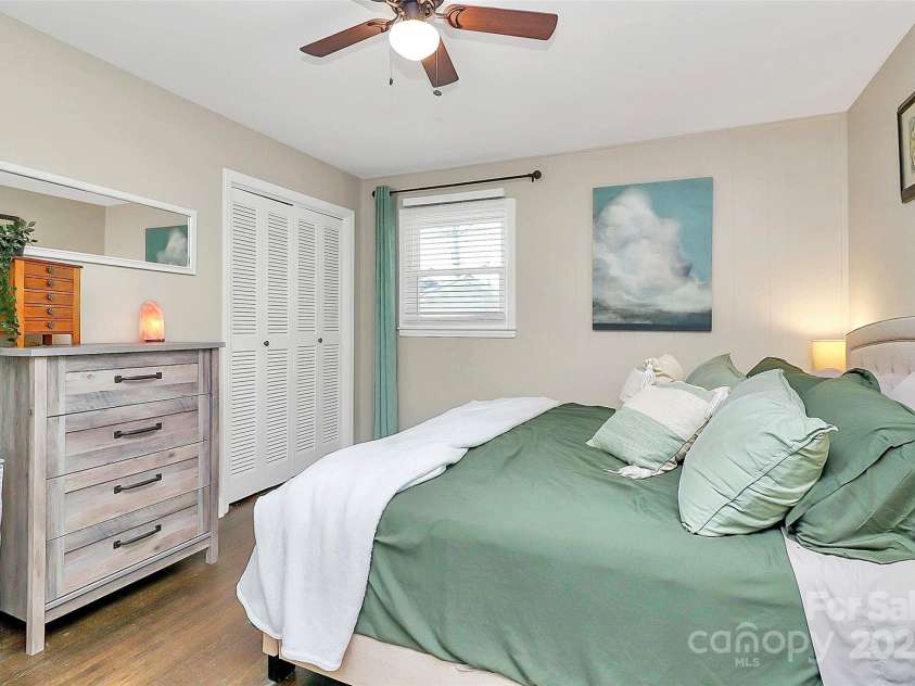 4321 Gillespie Court, Charlotte, NC 28205.  MLS# CAR4217984, YatesRealty ID 10101. 