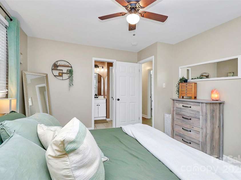 4321 Gillespie Court, Charlotte, NC 28205.  MLS# CAR4217984, YatesRealty ID 10101. 