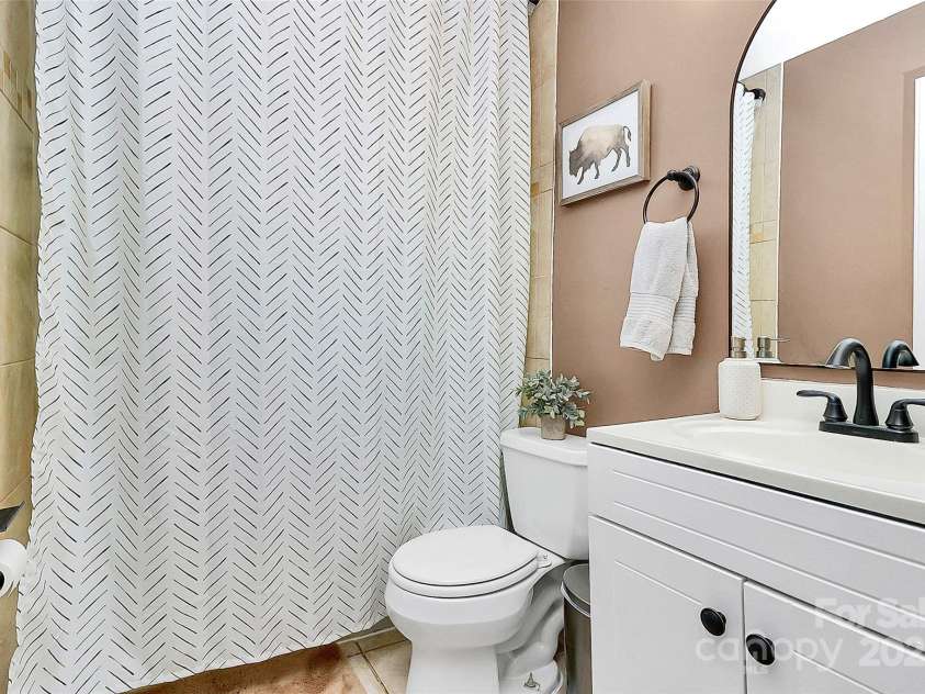 4321 Gillespie Court, Charlotte, NC 28205.  MLS# CAR4217984, YatesRealty ID 10101. 