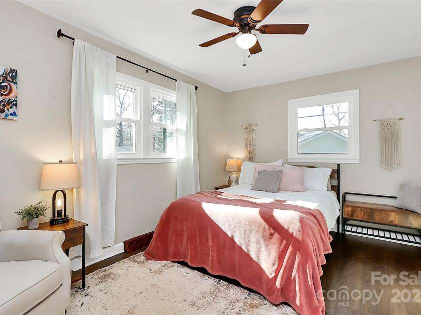 4321 Gillespie Court, Charlotte, NC 28205.  MLS# CAR4217984, YatesRealty ID 10101. 