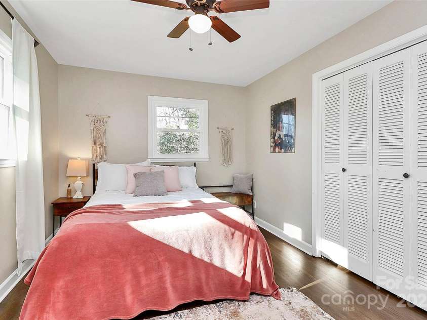 4321 Gillespie Court, Charlotte, NC 28205.  MLS# CAR4217984, YatesRealty ID 10101. 