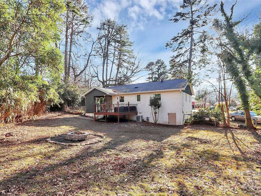 4321 Gillespie Court, Charlotte, NC 28205.  MLS# CAR4217984, YatesRealty ID 10101. 