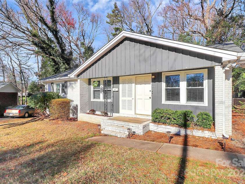 4321 Gillespie Court, Charlotte, NC 28205.  MLS# CAR4217984, YatesRealty ID 10101. 