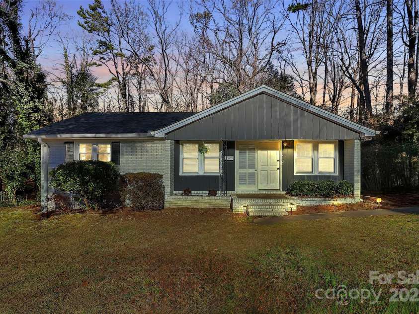 4321 Gillespie Court, Charlotte, NC 28205.  MLS# CAR4217984, YatesRealty ID 10101. 