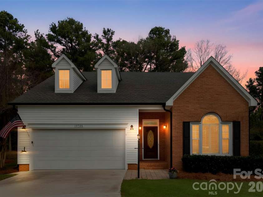 19705 Swiss Stone Lane, Cornelius, NC 28031.  MLS# CAR4354567, YatesRealty ID 10102. 