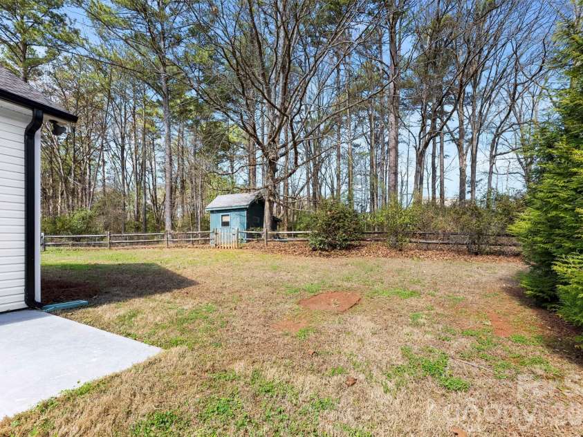 19705 Swiss Stone Lane, Cornelius, NC 28031.  MLS# CAR4354567, YatesRealty ID 10102. 