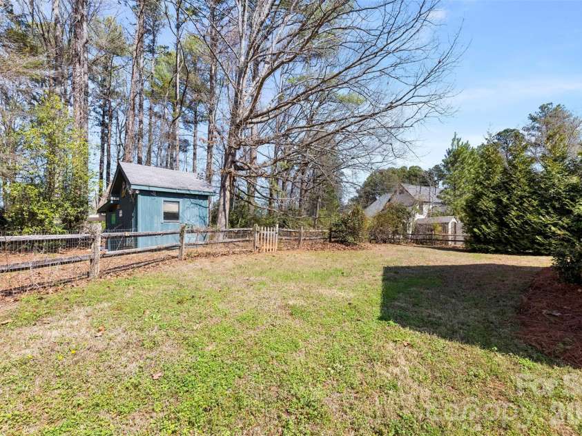 19705 Swiss Stone Lane, Cornelius, NC 28031.  MLS# CAR4354567, YatesRealty ID 10102. 