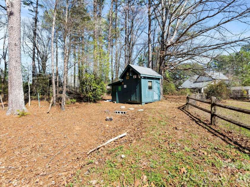 19705 Swiss Stone Lane, Cornelius, NC 28031.  MLS# CAR4354567, YatesRealty ID 10102. 