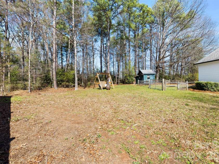 19705 Swiss Stone Lane, Cornelius, NC 28031.  MLS# CAR4354567, YatesRealty ID 10102. 