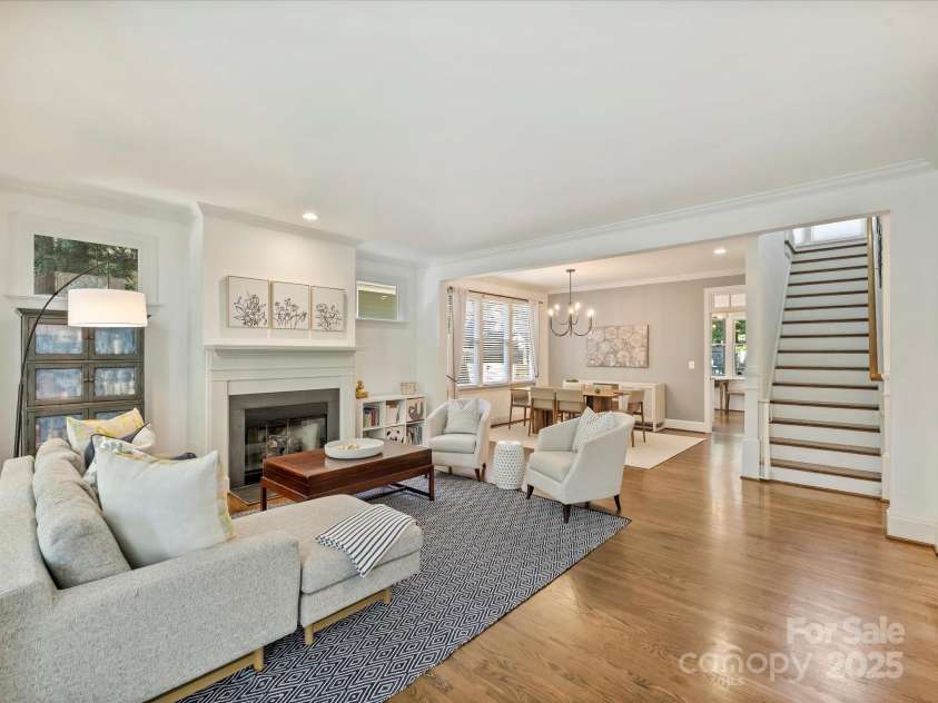 2121 Club Road, Charlotte, NC 28205.  MLS# CAR4252964, YatesRealty ID 10103. 