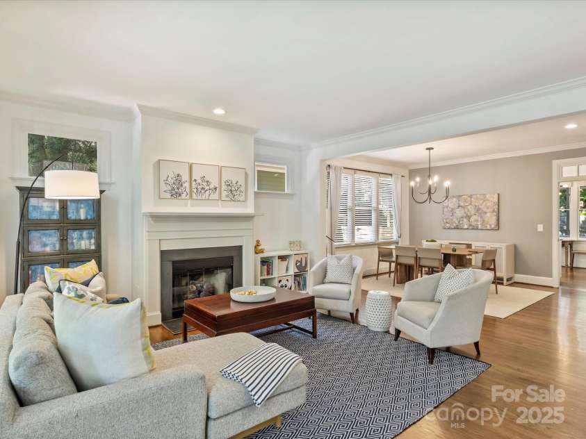 2121 Club Road, Charlotte, NC 28205.  MLS# CAR4252964, YatesRealty ID 10103. 