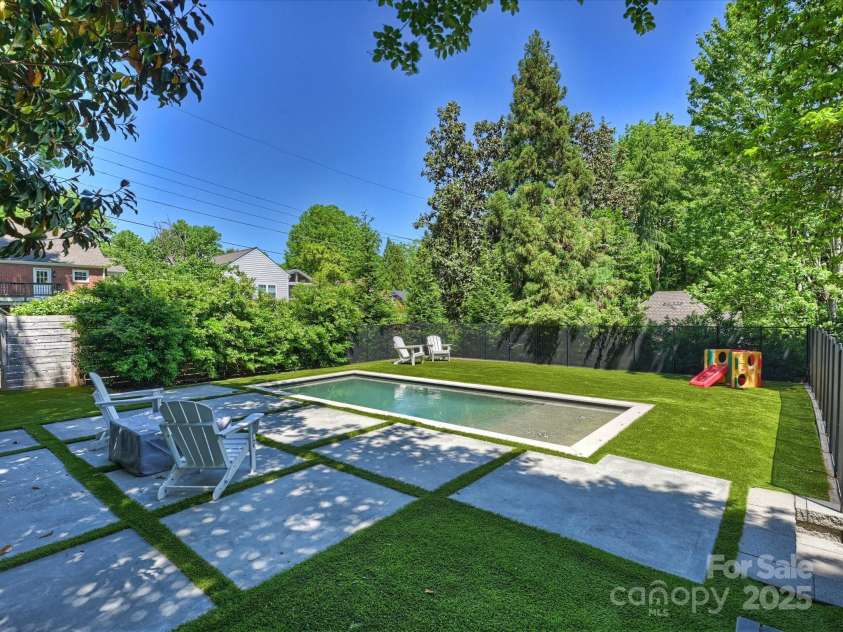 2121 Club Road, Charlotte, NC 28205.  MLS# CAR4252964, YatesRealty ID 10103. 