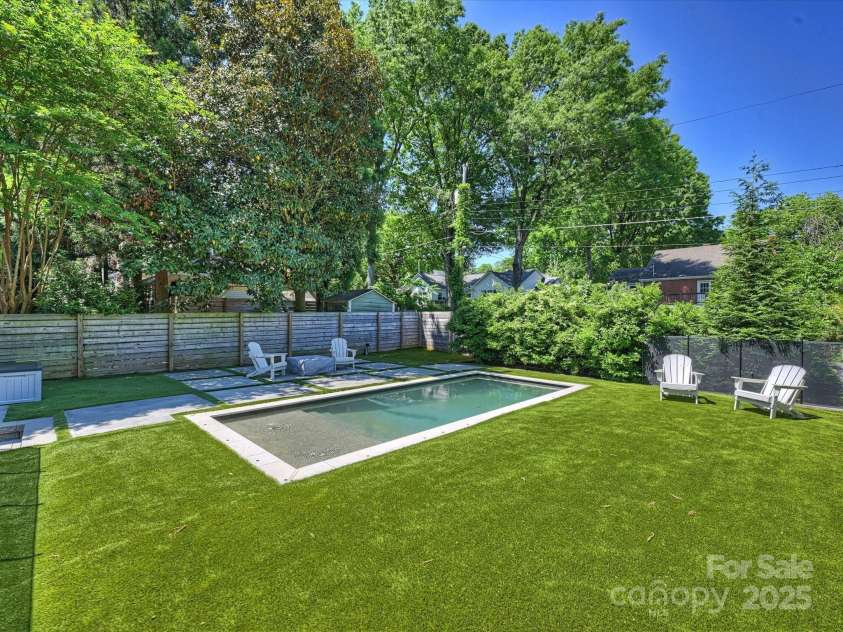 2121 Club Road, Charlotte, NC 28205.  MLS# CAR4252964, YatesRealty ID 10103. 