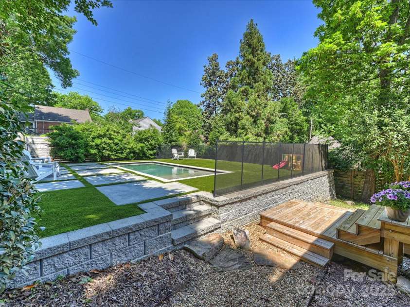 2121 Club Road, Charlotte, NC 28205.  MLS# CAR4252964, YatesRealty ID 10103. 