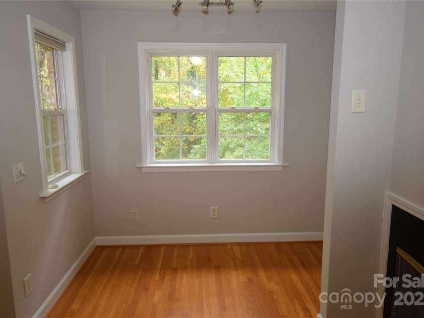 809 Pine Forest Road, Charlotte, NC 28214.  MLS# CAR4203407, YatesRealty ID 10103. Primary br nook