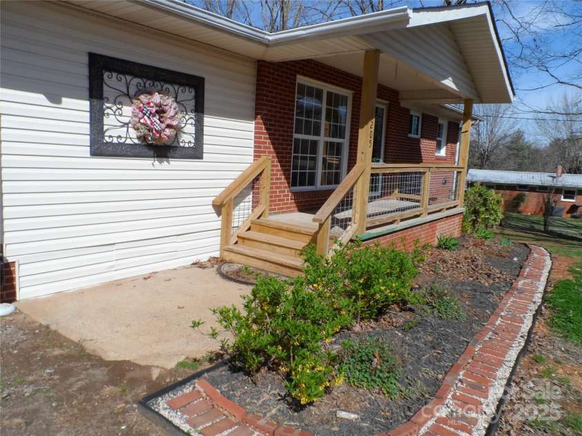 205 Phillips Street, Morganton, NC 28655.  MLS# CAR4201900, YatesRealty ID 10104. 