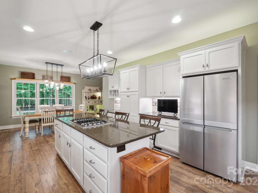 270 North Street, Salisbury, NC 28147.  MLS# CAR4260623, YatesRealty ID 10104. Chef's Kitchen
