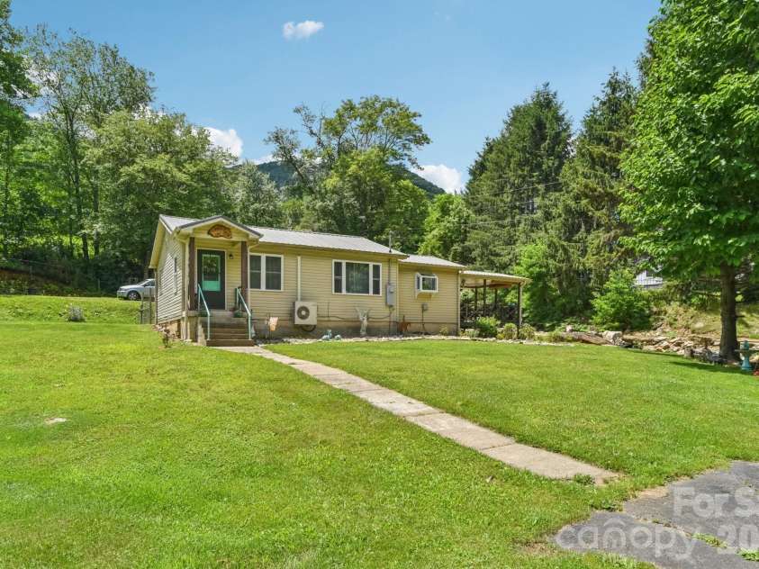 19 Lockman Road, Maggie Valley, NC 28751.  MLS# CAR4270927, YatesRealty ID 10105. 