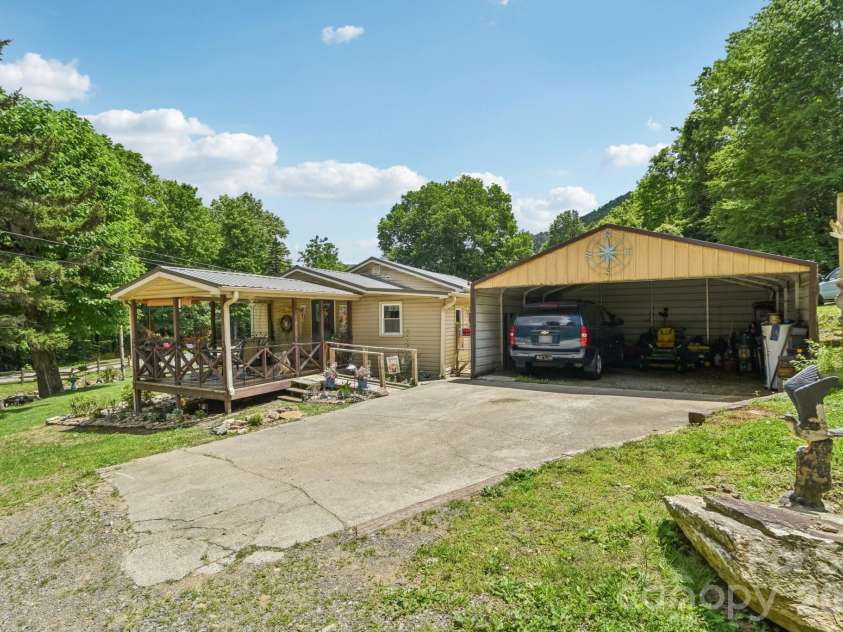 19 Lockman Road, Maggie Valley, NC 28751.  MLS# CAR4270927, YatesRealty ID 10105. Front View of Home