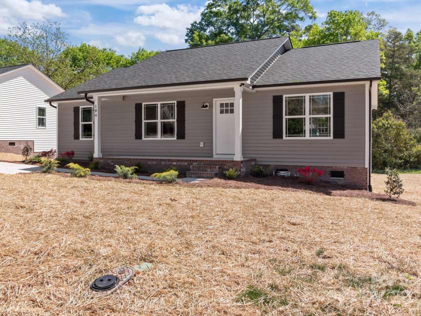 104 Cleveland Avenue, Albemarle, NC 28001.  MLS# CAR4248062, YatesRealty ID 10107. 
