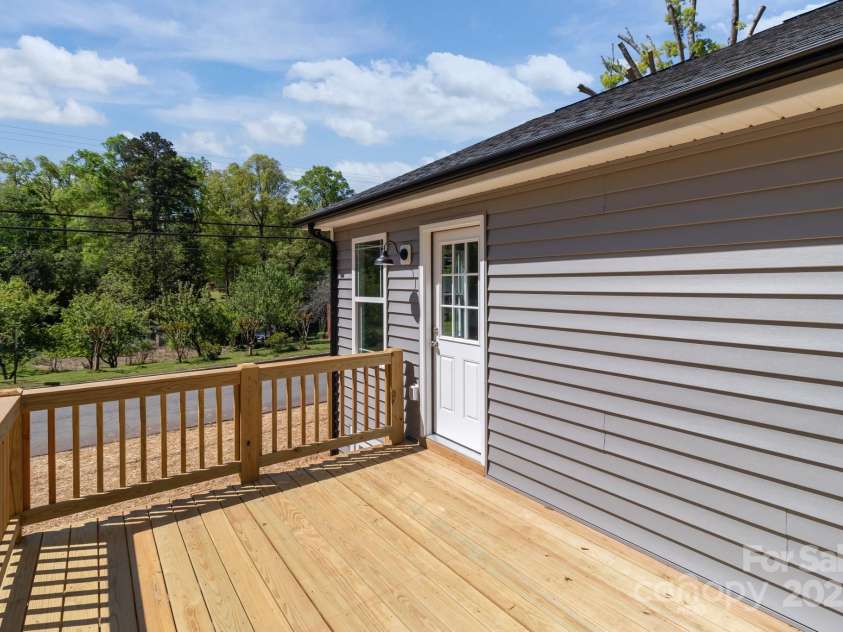 104 Cleveland Avenue, Albemarle, NC 28001.  MLS# CAR4248062, YatesRealty ID 10107. 