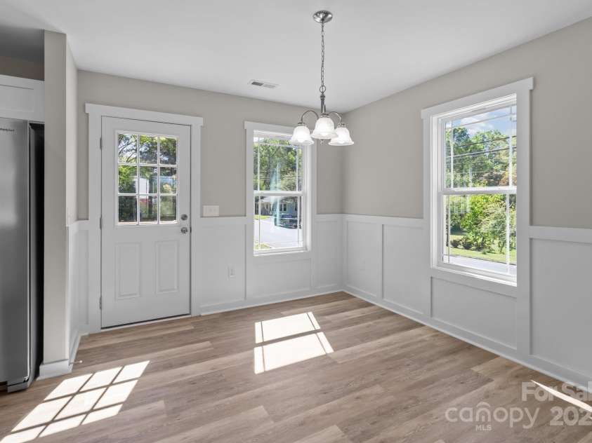 104 Cleveland Avenue, Albemarle, NC 28001.  MLS# CAR4248062, YatesRealty ID 10107. Dining