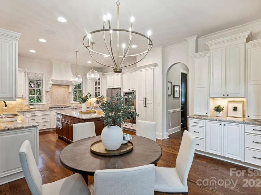 2001 Arundale Lane, Matthews, NC 28104.  MLS# CAR4248110, YatesRealty ID 10108. 