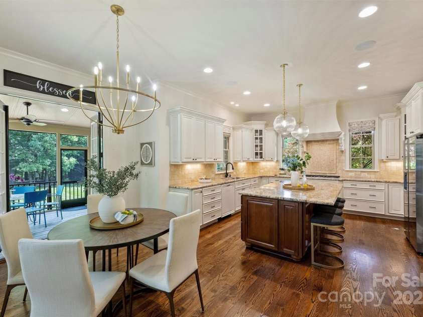 2001 Arundale Lane, Matthews, NC 28104.  MLS# CAR4248110, YatesRealty ID 10108. 