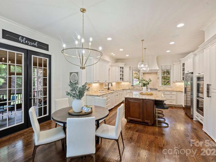 2001 Arundale Lane, Matthews, NC 28104.  MLS# CAR4248110, YatesRealty ID 10108. 