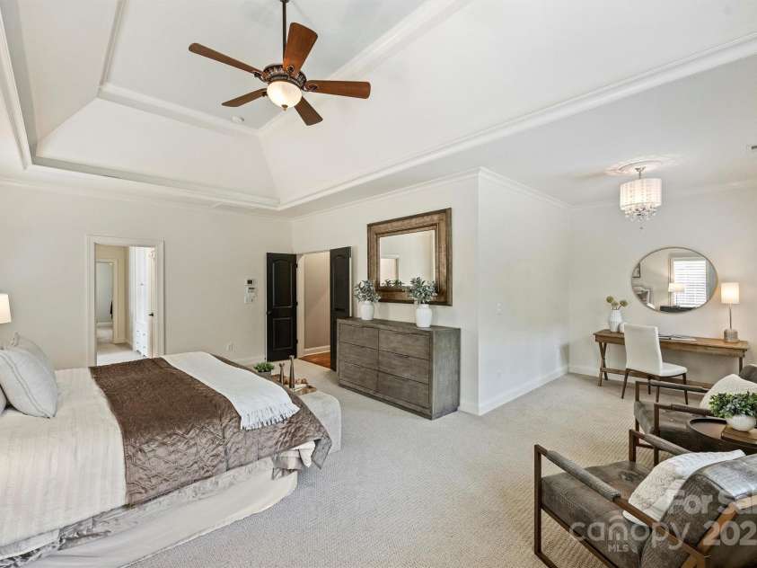 2001 Arundale Lane, Matthews, NC 28104.  MLS# CAR4248110, YatesRealty ID 10108. 