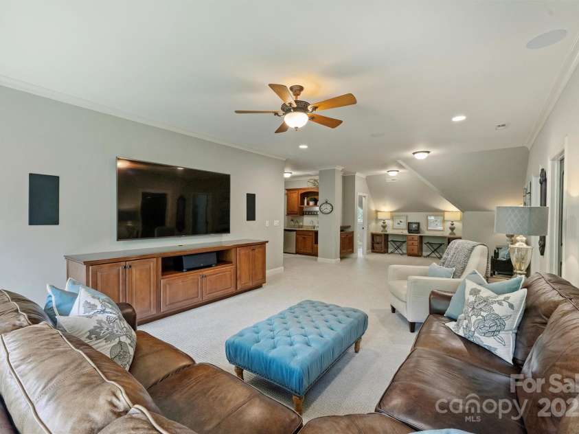 2001 Arundale Lane, Matthews, NC 28104.  MLS# CAR4248110, YatesRealty ID 10108. 