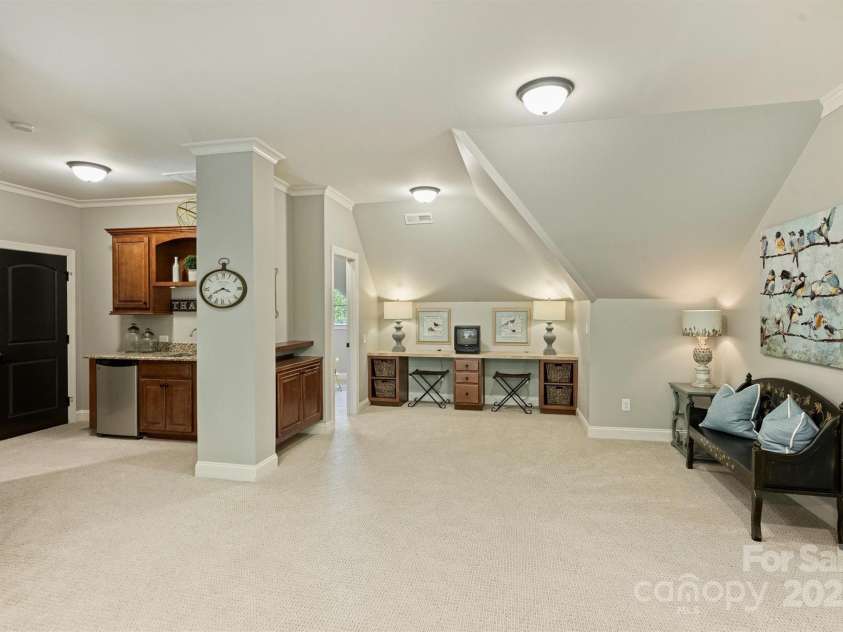 2001 Arundale Lane, Matthews, NC 28104.  MLS# CAR4248110, YatesRealty ID 10108. 