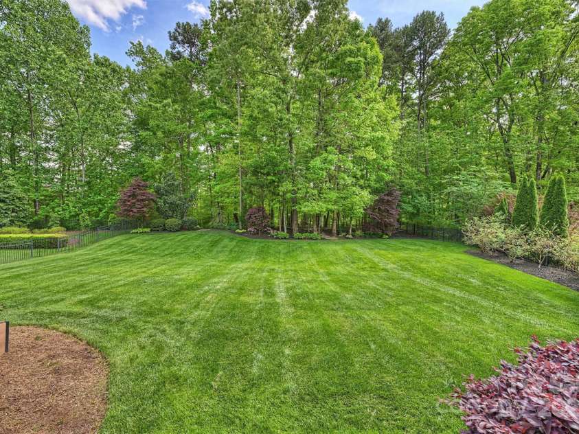 2001 Arundale Lane, Matthews, NC 28104.  MLS# CAR4248110, YatesRealty ID 10108. 